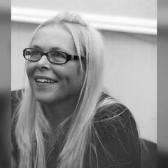 His Truth Her Truth: The brand new nail-biting psychological thriller by Noelle Holten - used book at Perkology Books