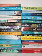 60 Mixed Fiction Paperbacks â Crime, Romance & Contemporary Bundle