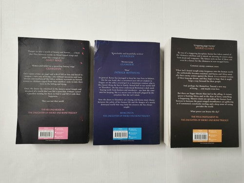 Daughter of Smoke and Bone Trilogy of Paperback books Laini Taylor