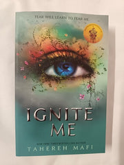 Tahereh Mafi Shatter Me Series: Shatter, Unravel, Ignite, Restore, Believe