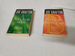 Sue Grafton: The Kinsey Millhone Mysteries : "A" ,"B", "C", "D"