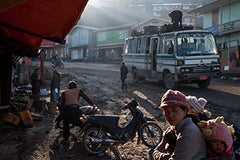 Eine Reise um die Welt in 365 Bildern: Das Magnum Archiv by Magnum Photos S.A.R.L. - used book at Perkology Books