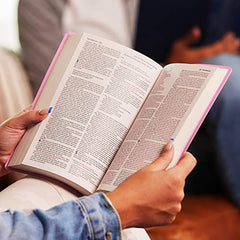 NKJV, Gift and Award Bible, Leather-Look, Black, Red Letter Edition