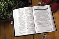 Niv, Men's Devotional Bible (by Men, for Men), Large Print, Leathersoft, Black,