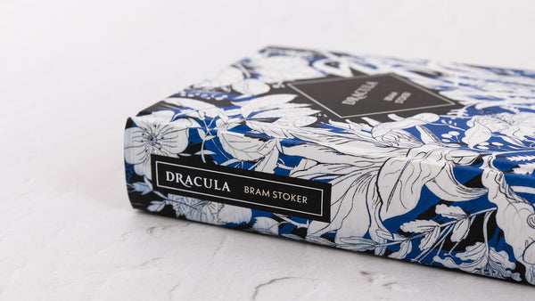 Dracula: by Bram Stoker (Vintage Collector's Classics)