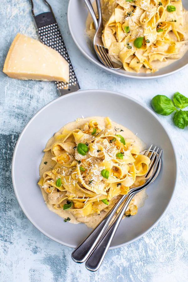 The Garlic Story: Nourish your body, delight your palate by Kumud Gandhi - used book at Perkology Books