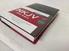 NKJV, Pew Bible, Hardcover, Black, Red Letter, Comfort Print: Holy Bible, New King James Version