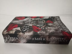 A Shadow in the Ember (Flesh and Fire, Band 1)