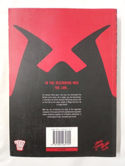 Judge Dredd: The Complete Case Files 01 (Volume 1)