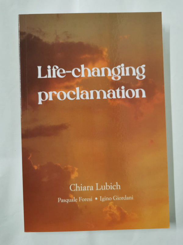 Cover of Life Changing Proclamation by Chiara Lubich
