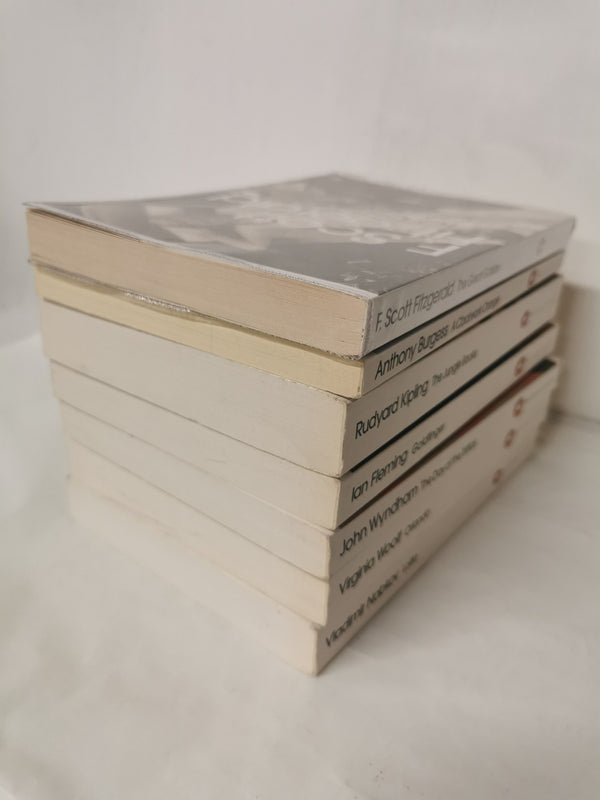 7 Penguin Modern Classics inc. Gatsby, Lolita, Goldfinger, Clockwork Orange