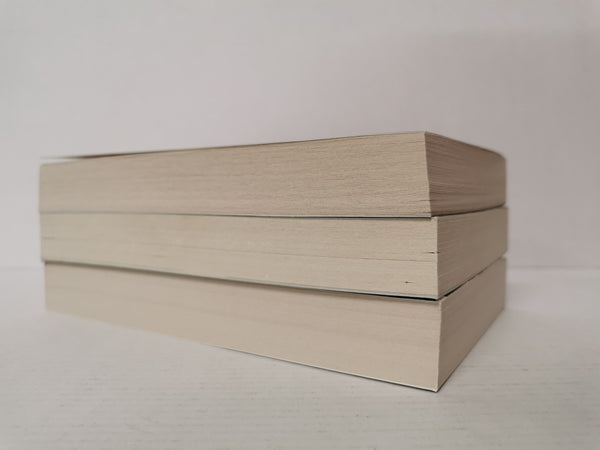 Bundle of 3 x Bestselling Thriller, Mystery, Suspense books Kathy Reichs & More!