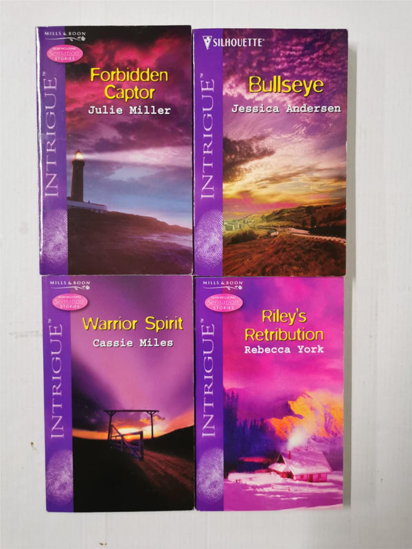 4 Mills & Boon Intrigue Books: ROMANCE