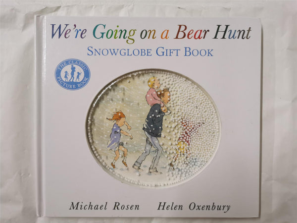 We're Going on a Bear Hunt: Snowglobe Gift Book by Michael Rosen (Hardcover)
