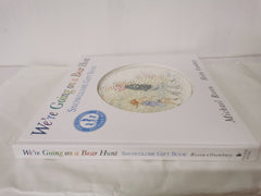 We're Going on a Bear Hunt: Snowglobe Gift Book by Michael Rosen (Hardcover)