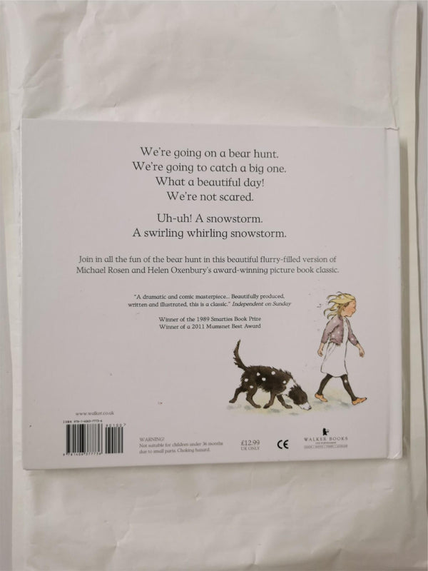 We're Going on a Bear Hunt: Snowglobe Gift Book by Michael Rosen (Hardcover)