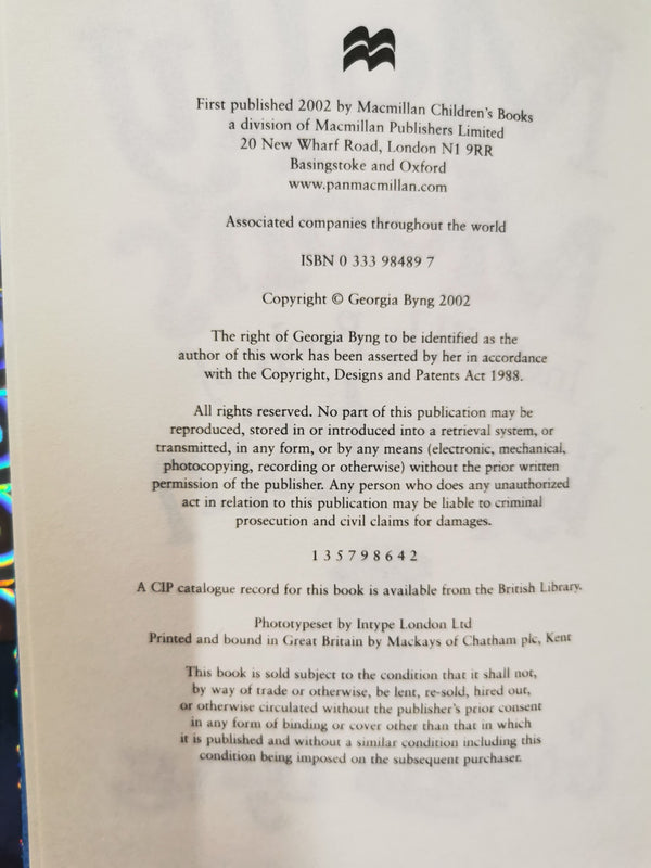 Molly Moons Incredible Book of Hypnotism by Georgia Byng (Hardcover) *SIGNED*