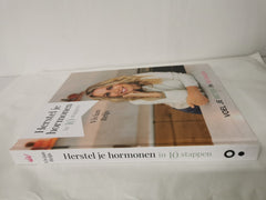 Herstel je hormonen in 10 stappen by Vivian Reijs