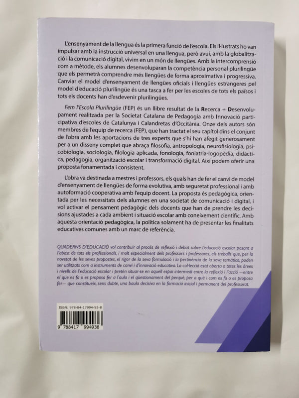 FEM LESCOLA PLURILINGUE Paperback Catalan edition