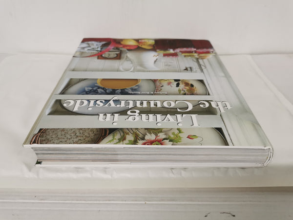 Living in the Countryside by Barbara & René Stoeltie (2016, Hardcover)