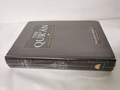 The Qur'an: With Surah Introductions and Appendices (Large Size)
