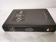 The Qur'an: With Surah Introductions and Appendices (Large Size)