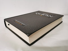 The Qur'an: With Surah Introductions and Appendices (Large Size)