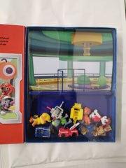 Nickelodeon PAW Patrol My Busy Book: 10 Figurines and playmat stored in the book